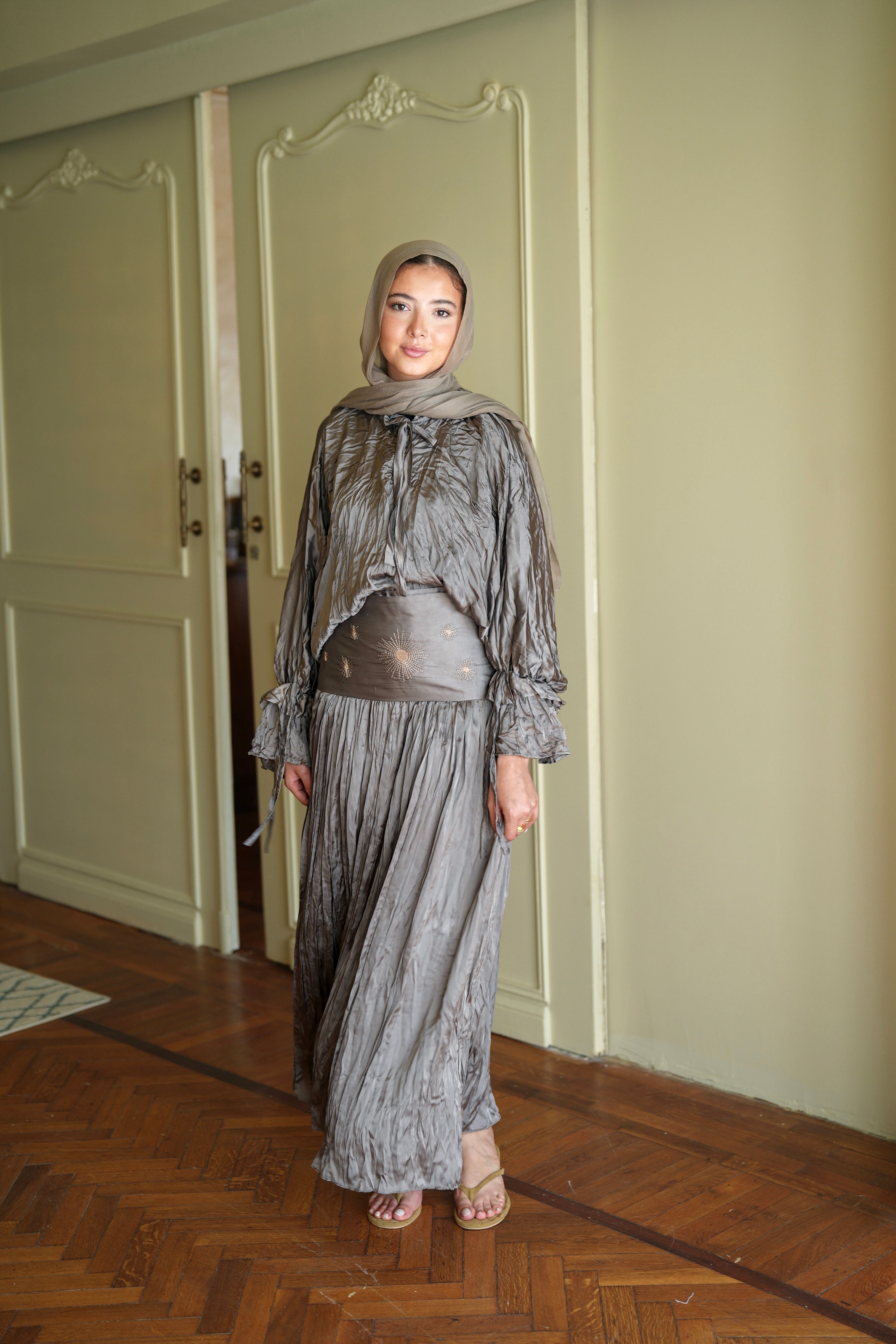 Soft Crushed Skirt with External Belt in Silver Grey