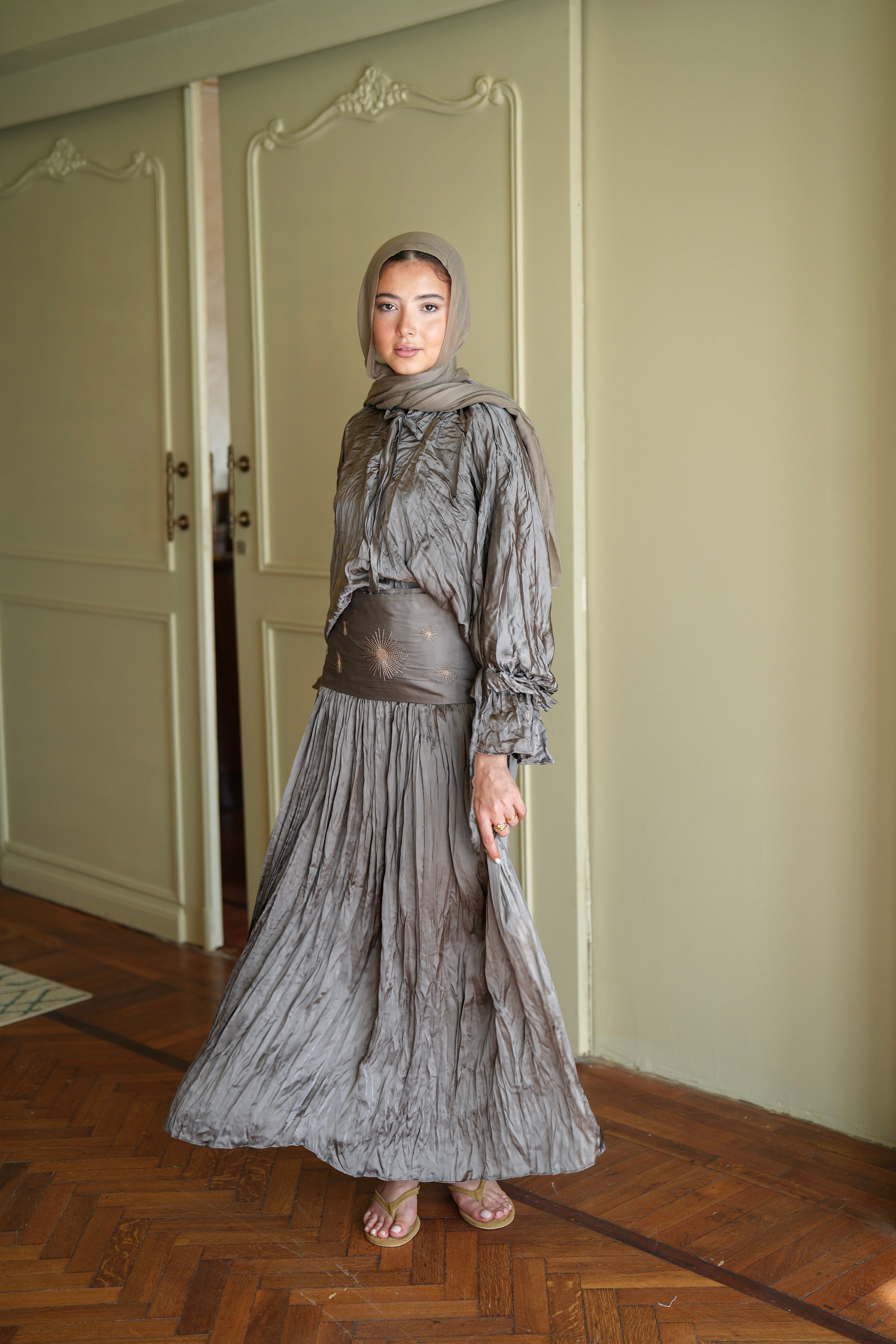 Soft Crushed Skirt with External Belt in Silver Grey