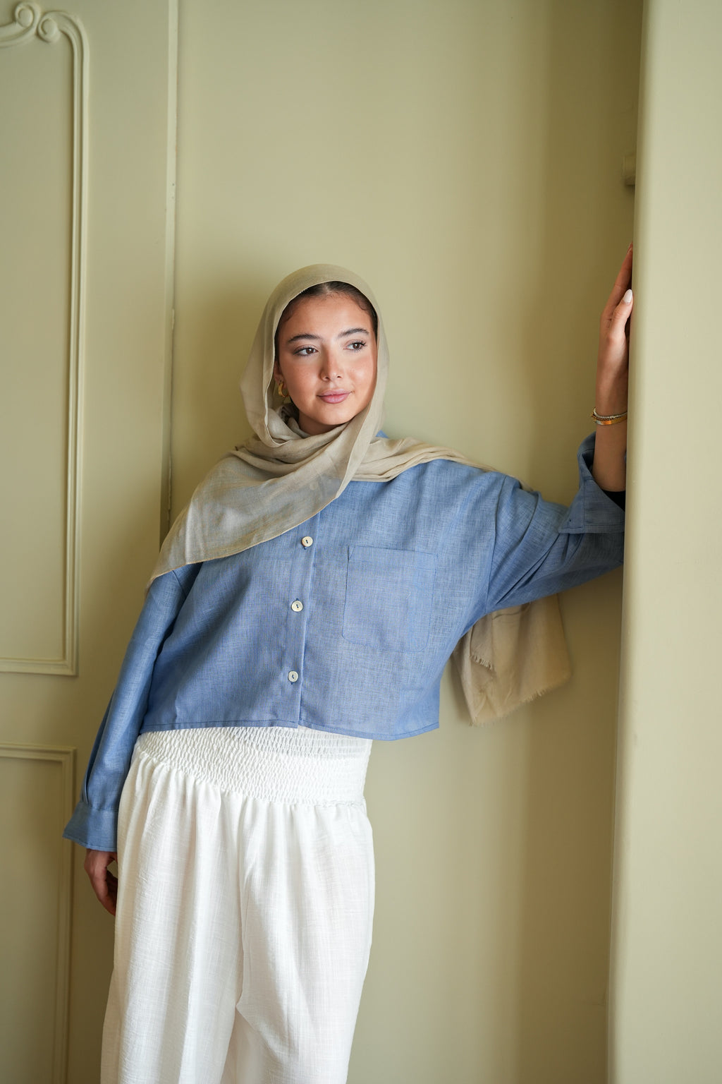 Cropped Pure Linen Shirt in Denim Blue
