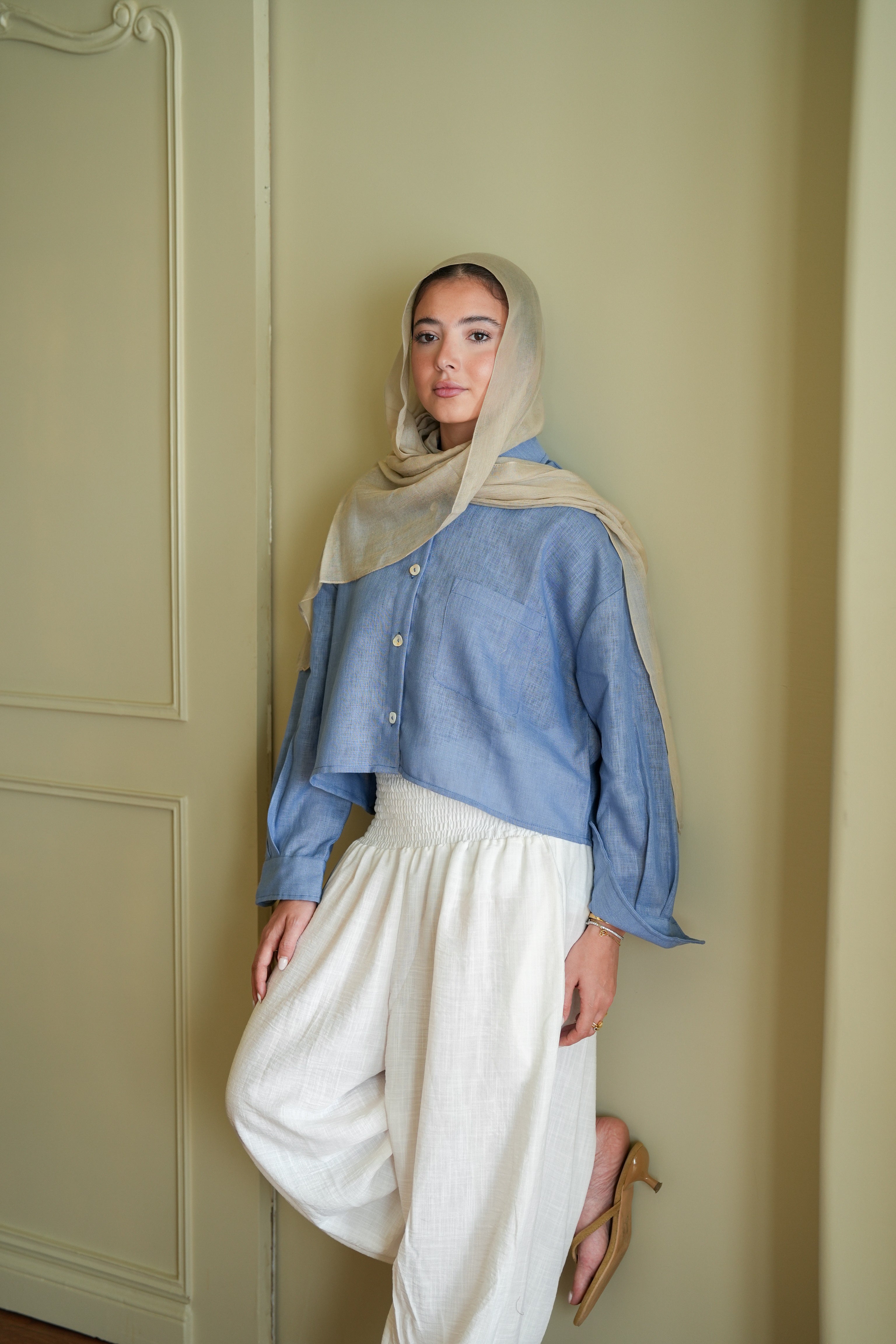 Cropped Pure Linen Shirt in Denim Blue