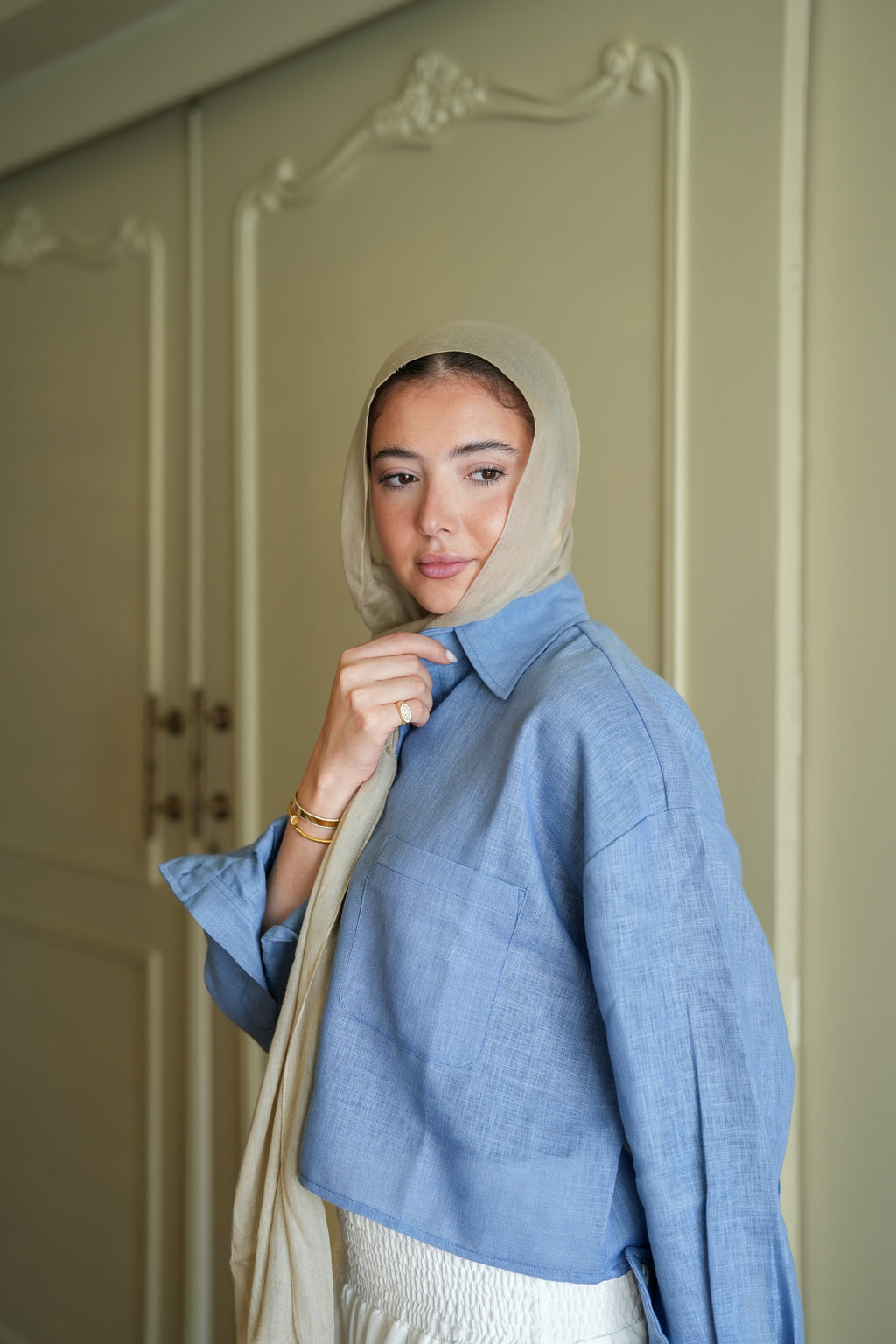 Cropped Pure Linen Shirt in Denim Blue