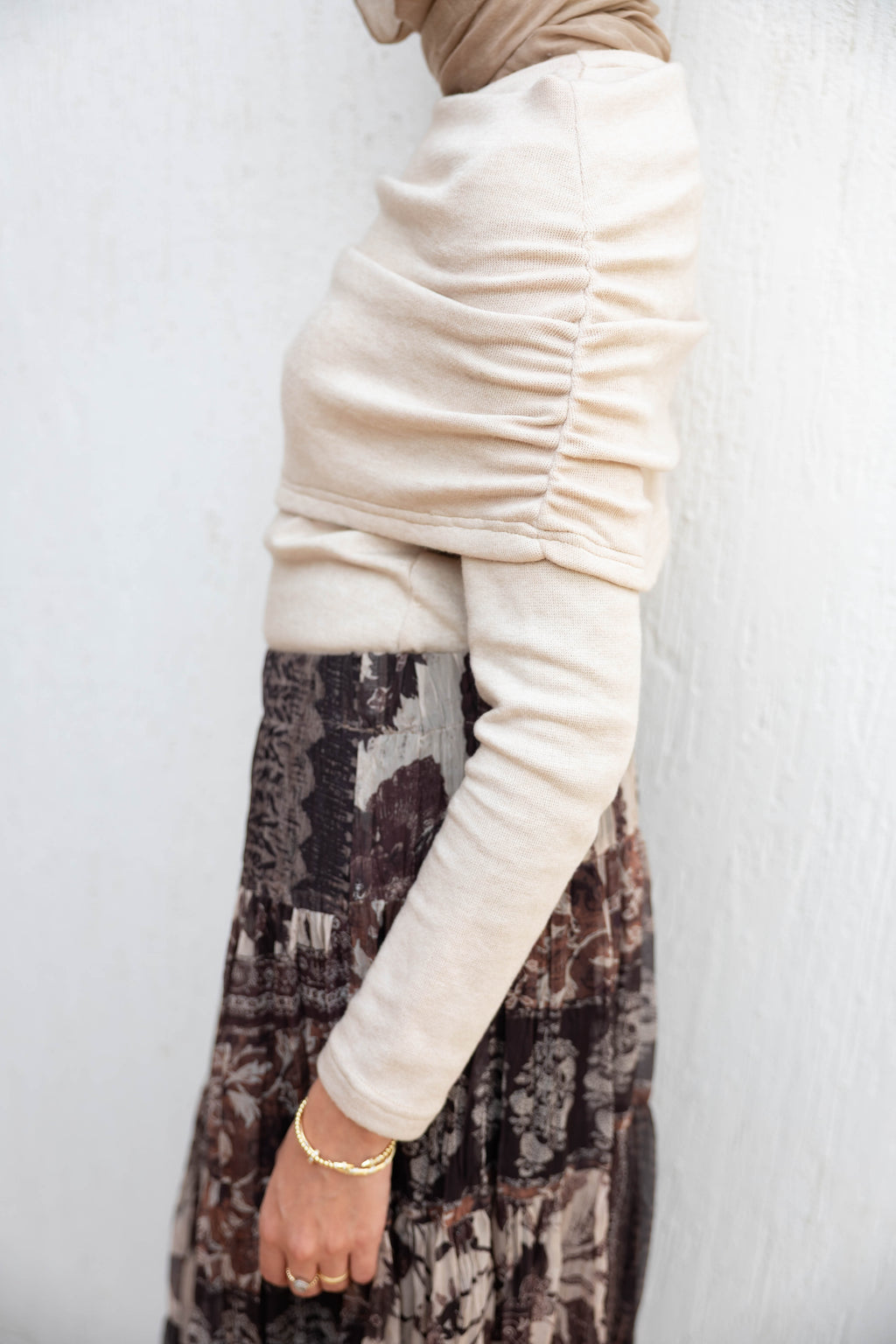 Crème Off-Shoulder